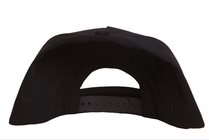 Black hat with a regal fox in profile, looking back over it's shoulder