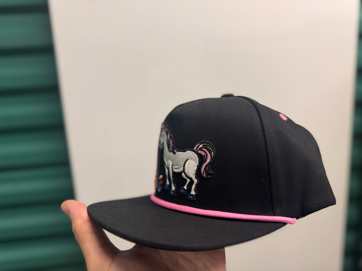 Unicorn Barfing a Rainbow (Flat Bill)
